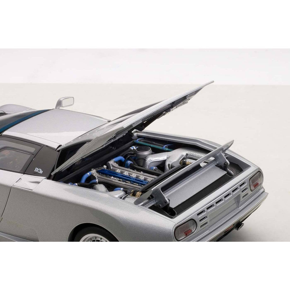 1/18 Diecast Car Model T45134