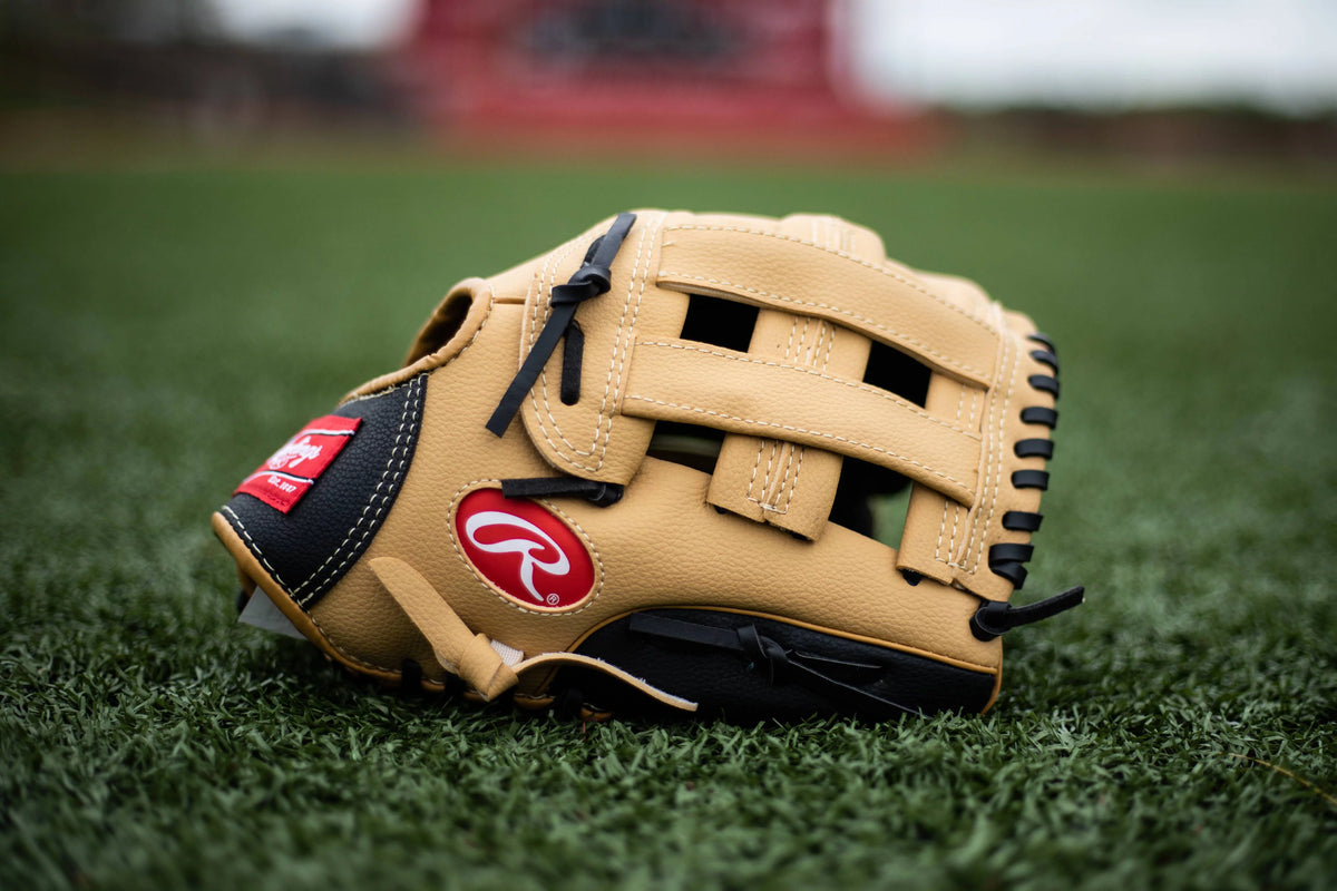 11.5-inch Glove Right Hand Throw W6996