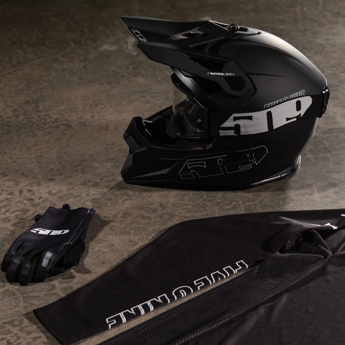 Black Tactical Helmet Y156