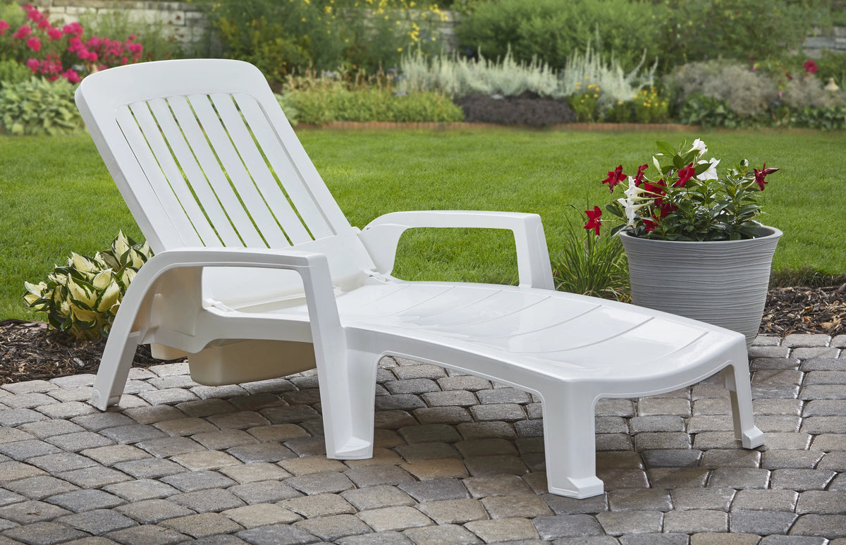 White Resin Chaise Lounge H586224