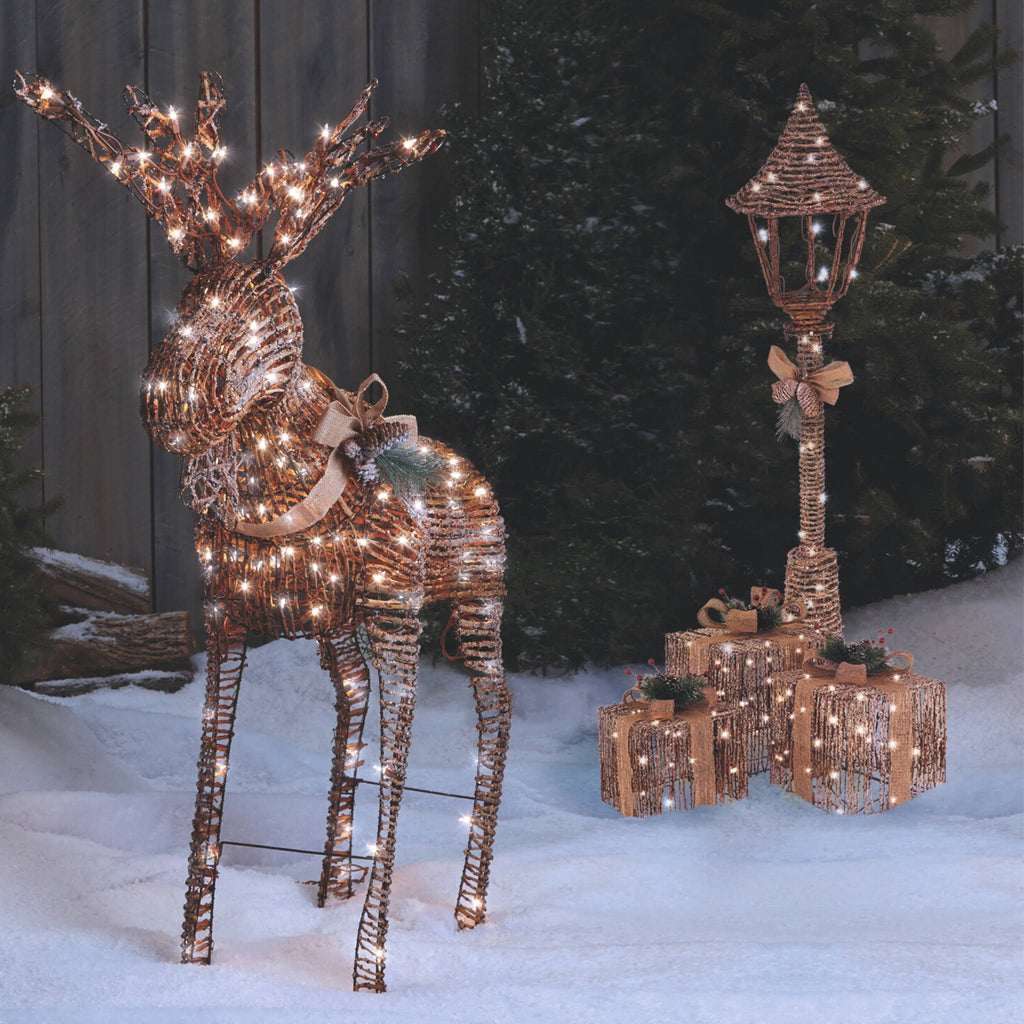 Pre Lit Incandescent 5 Foot Frosted Lamp Post Christmas Lawn Decoration O236785