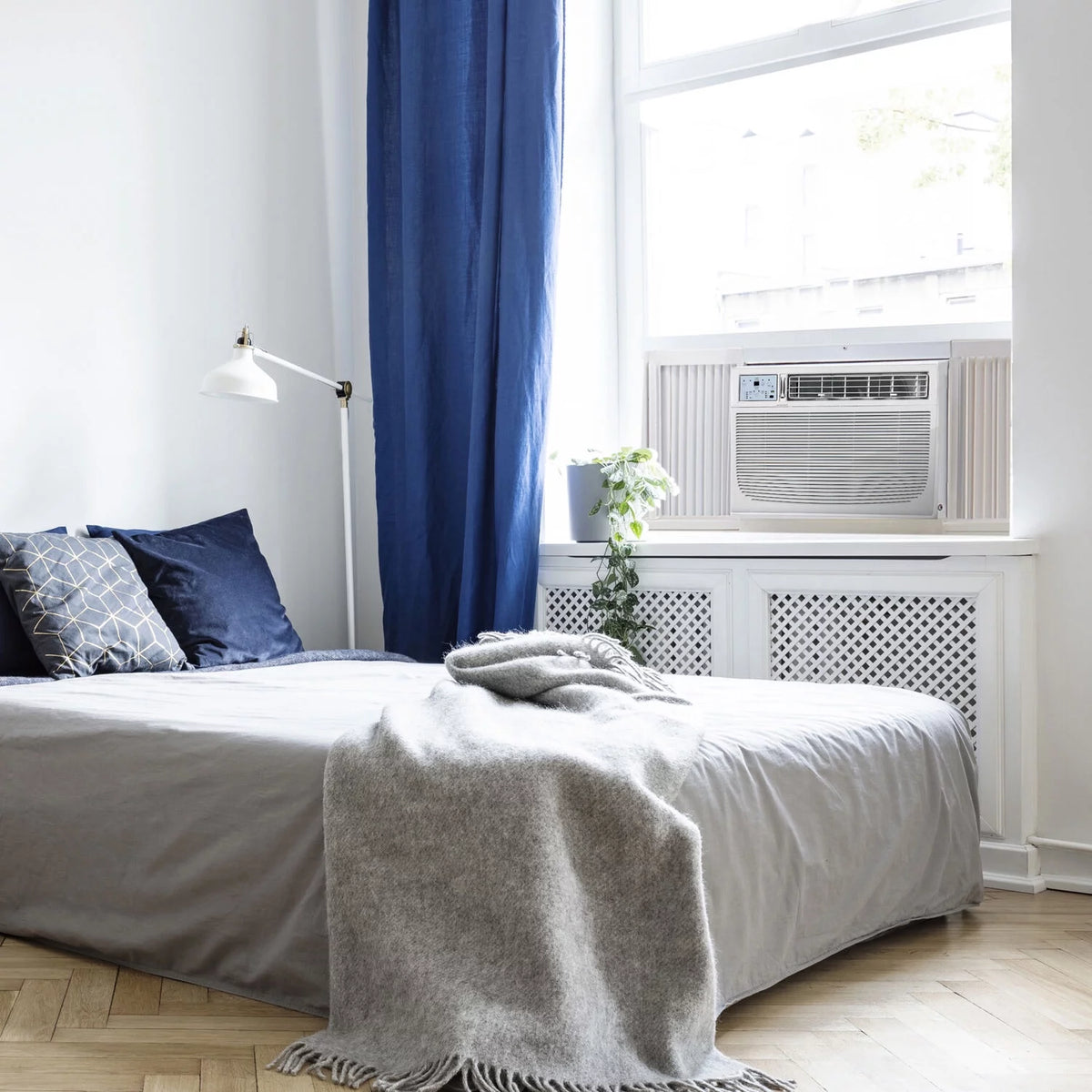 18,000 BTU 230-Volt White Window Air Conditioner with Remote W393770