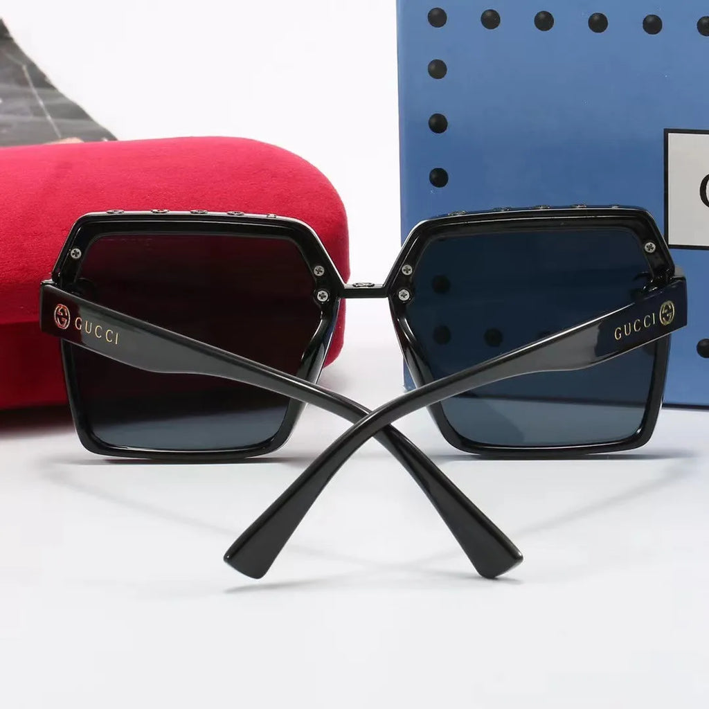 Fashionable Letter Sunglasses X65409