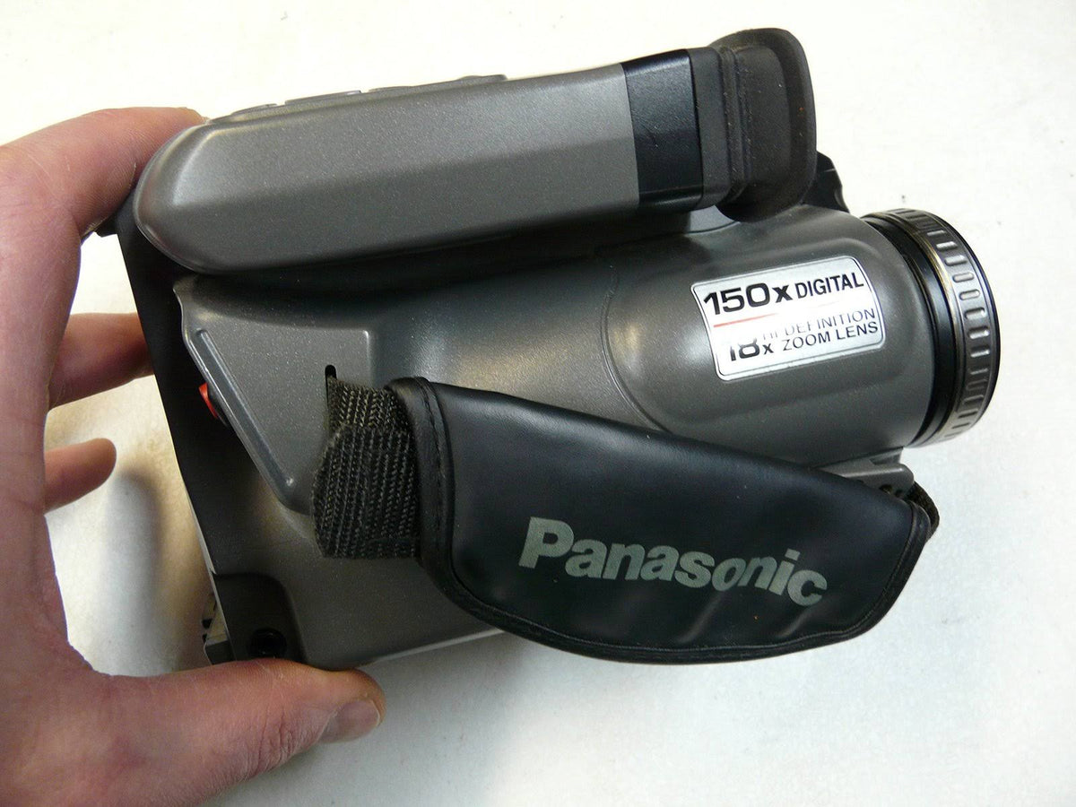 Compact VHS/VHS-C Palmcorder Camcorder Bundle K488