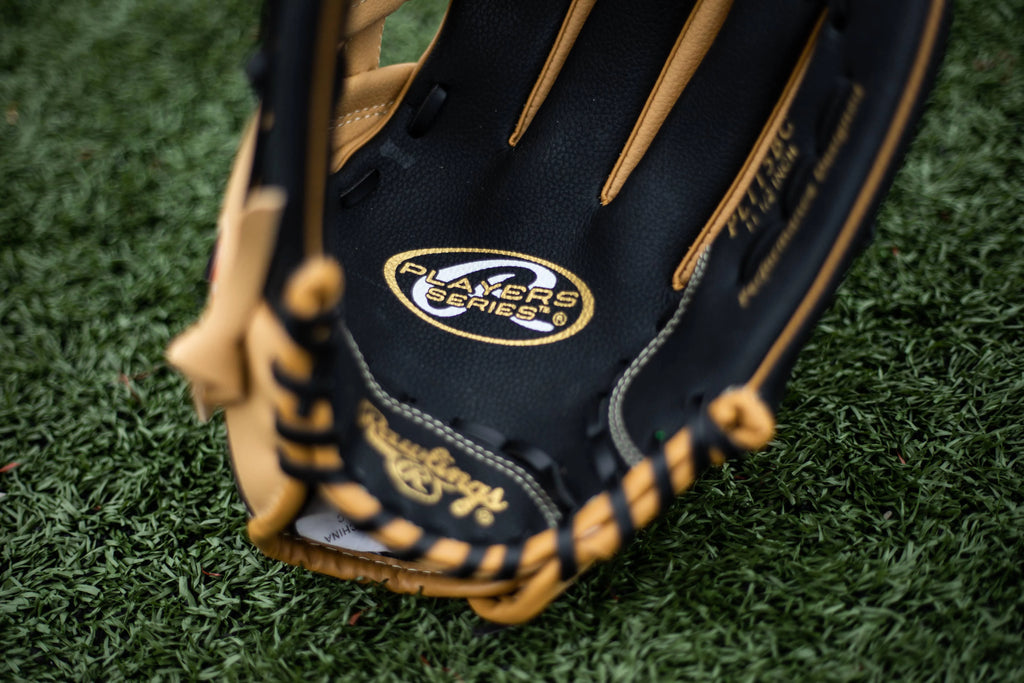 11.5-inch Glove Right Hand Throw W6996