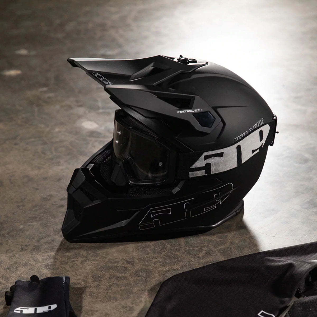 Black Tactical Helmet Y156