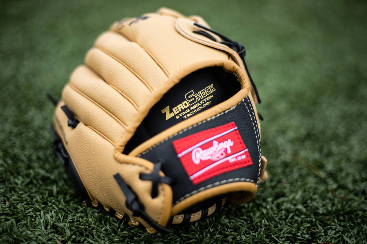 11.5-inch Glove Right Hand Throw W6996