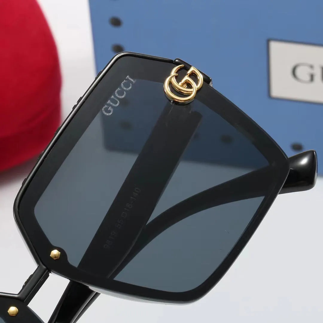 Fashionable Letter Sunglasses X65409